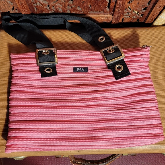 Y2K BAM Original Zipbag, Pink with Black Adjustable Straps - Picture 2 of 9